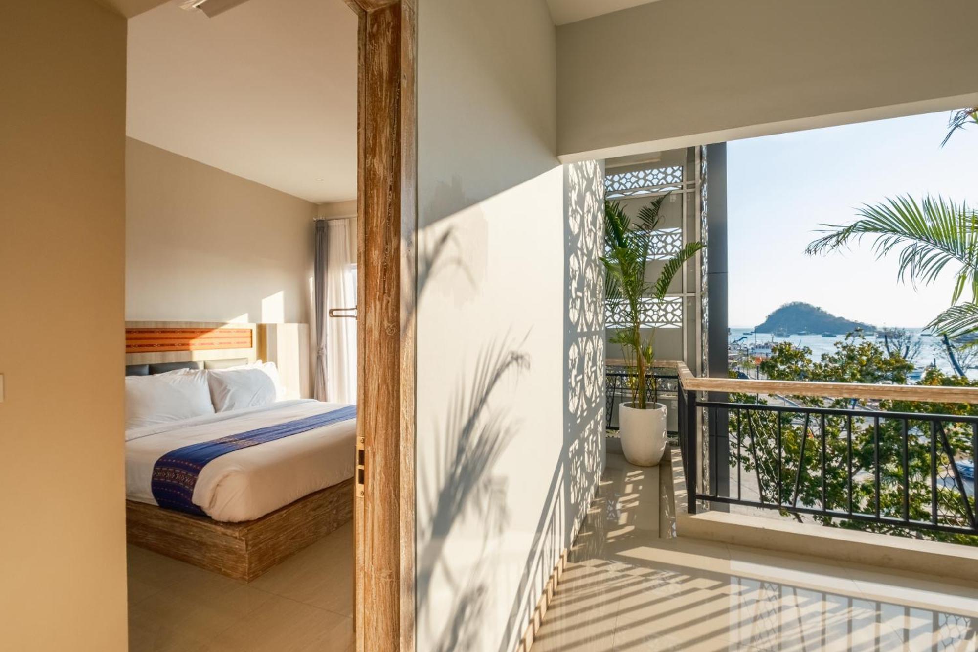 Dejavu 2.0 Hotel Bajo Komodo Лабуан-Бахо Экстерьер фото